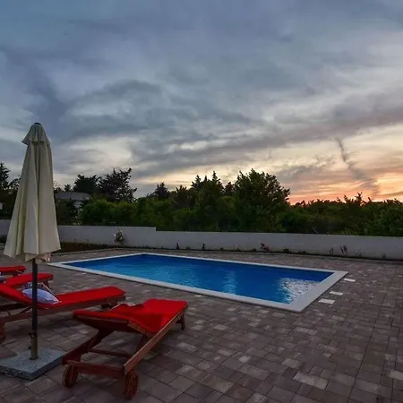 Maslina With Pool Villa Nin